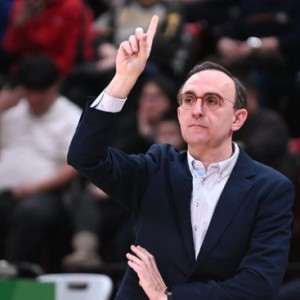 辽宁男篮全新阵容亮相！乌戈拒绝输球，哈维上演首秀，央视直播